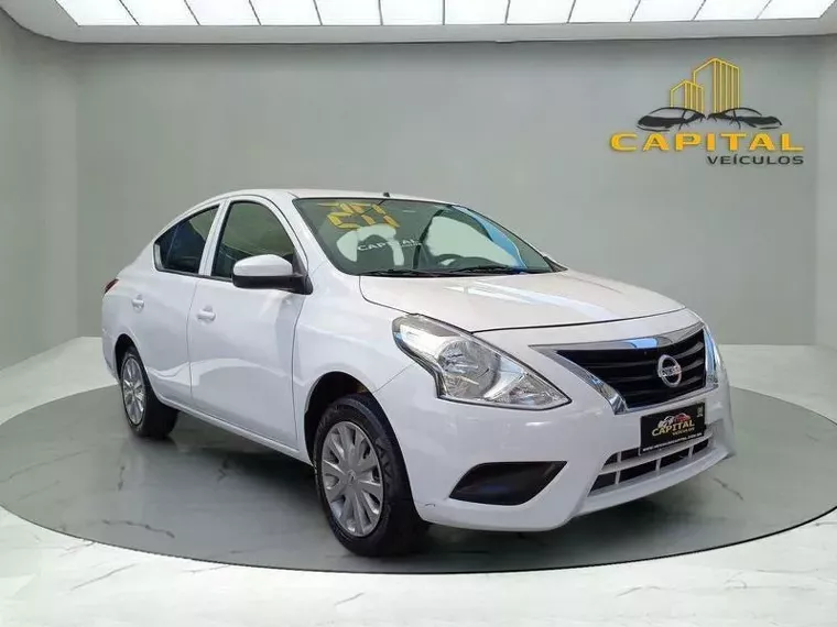 Nissan Versa Branco 5