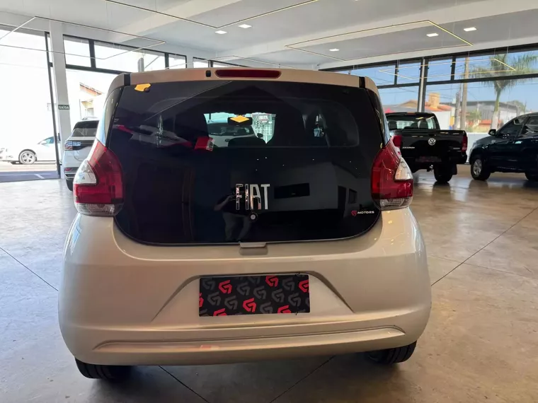 Fiat Mobi Prata 6