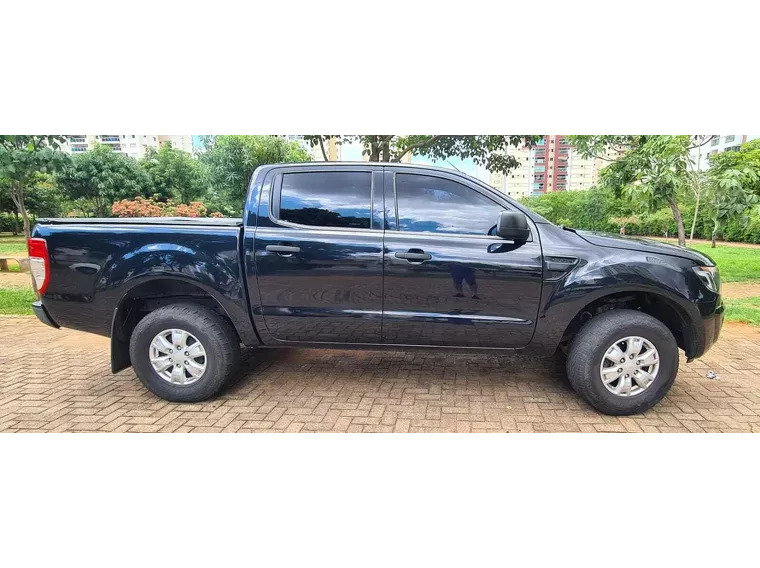 Ford Ranger Preto 10