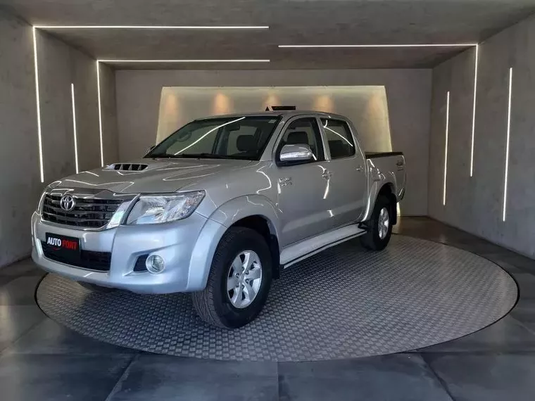 Toyota Hilux Prata 10