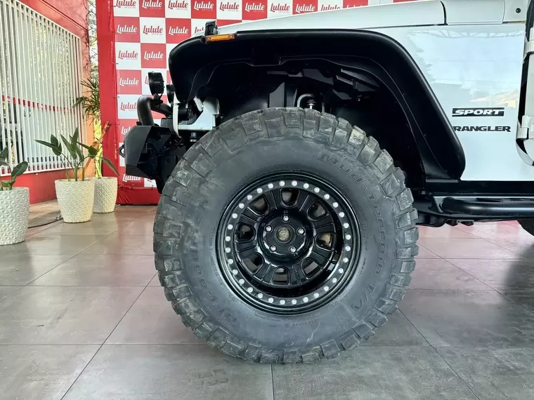 Jeep Wrangler Branco 23