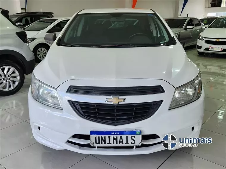 Chevrolet Onix Branco 3