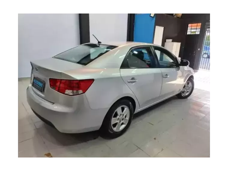 KIA Cerato Prata 3