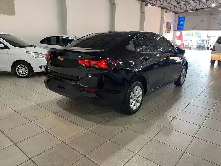 Chevrolet Onix Preto 7