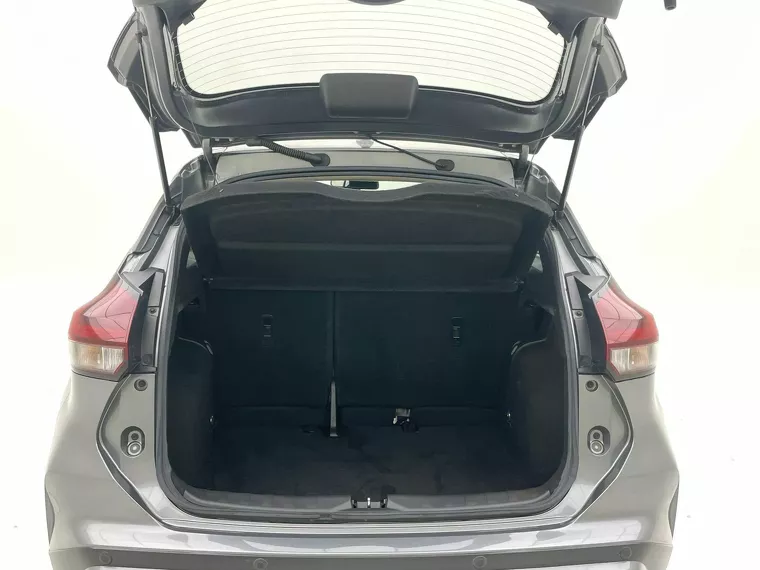 Nissan Kicks Cinza 9