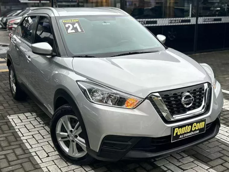 Nissan Kicks Prata 3