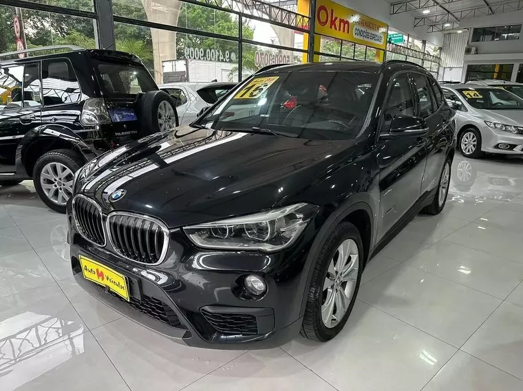 BMW X1 Preto 9