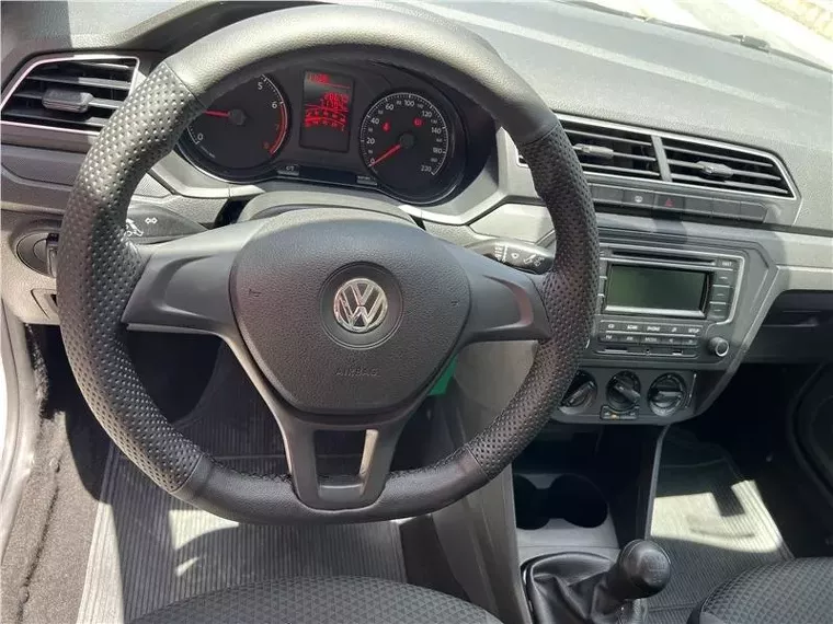 Volkswagen Voyage Branco 3