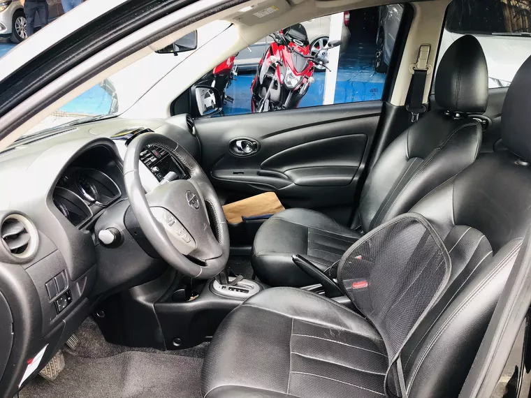 Nissan Versa Preto 3