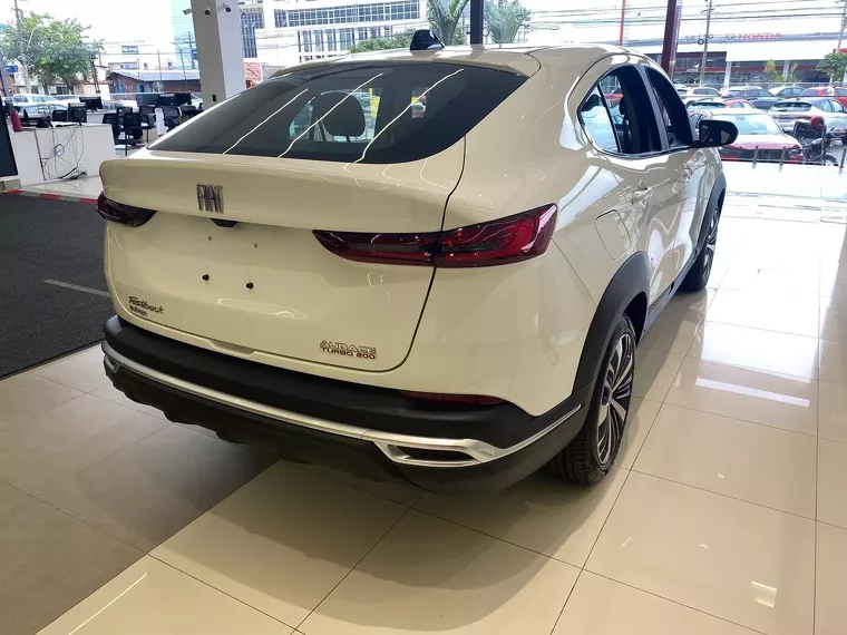 Fiat Fastback Branco 3