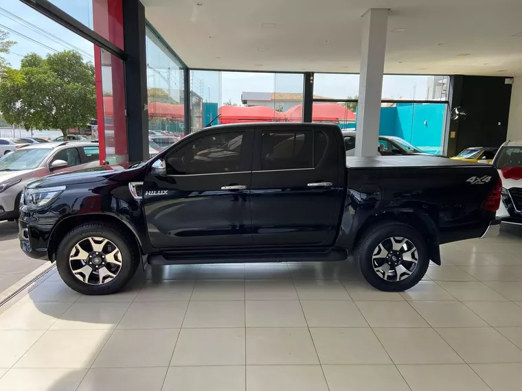 Toyota Hilux Preto 1