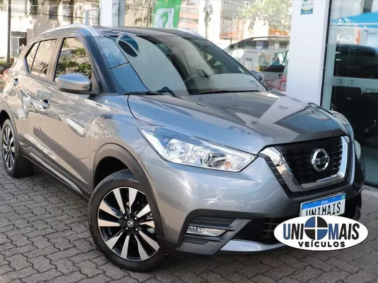 Nissan Kicks Cinza 1