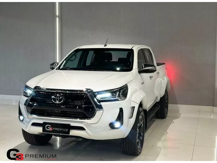 Toyota Hilux Hilux CD SRX Plus 4x4 2.8 TDI Die. Aut. 2026