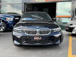 BMW 320i