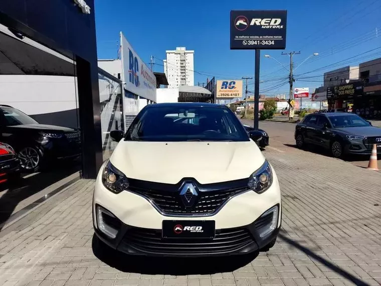 Renault Captur Bege 10