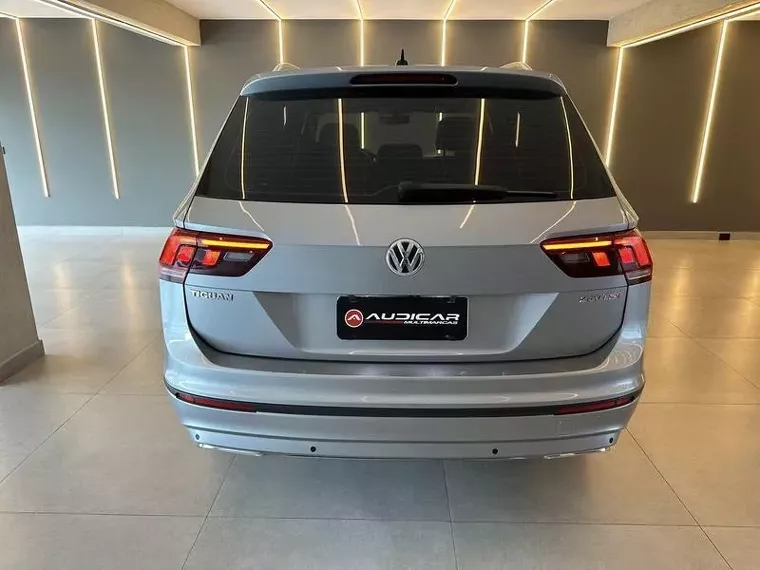 Volkswagen Tiguan Prata 6