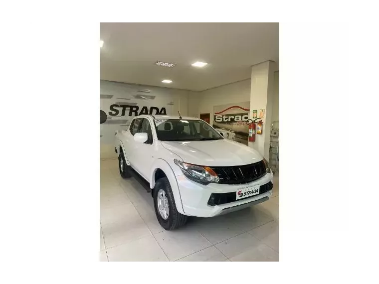 Mitsubishi L200 Triton Branco 4