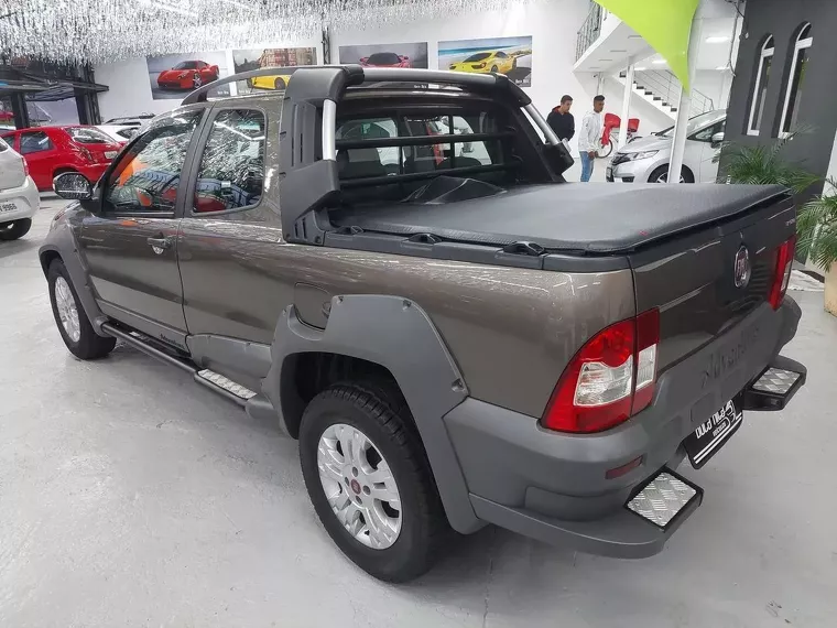 Fiat Strada Cinza 6