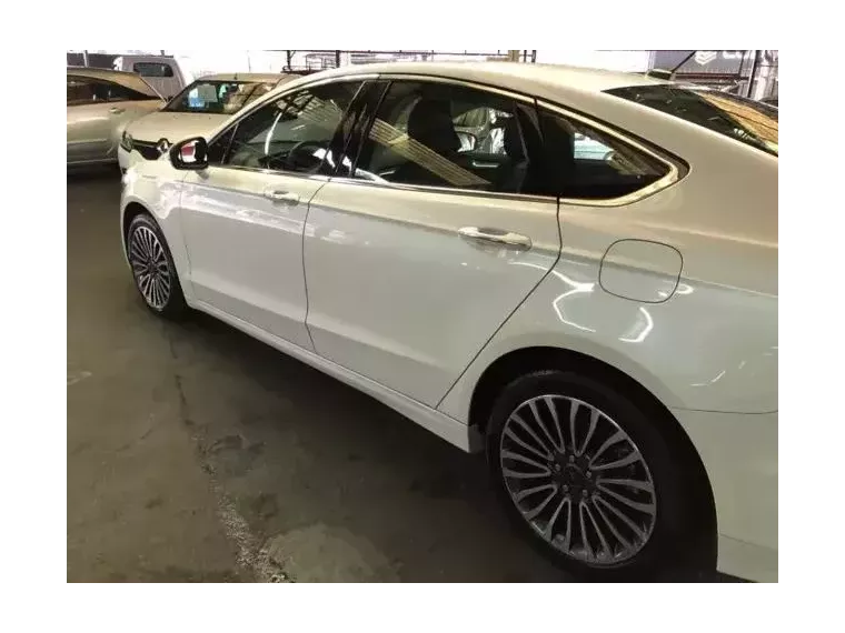 Ford Fusion Branco 4