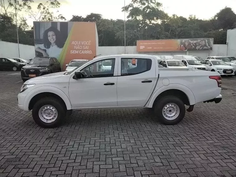 Mitsubishi L200 Triton Branco 4