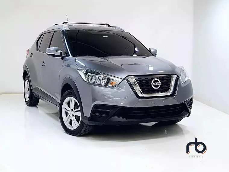 Nissan Kicks Cinza 1