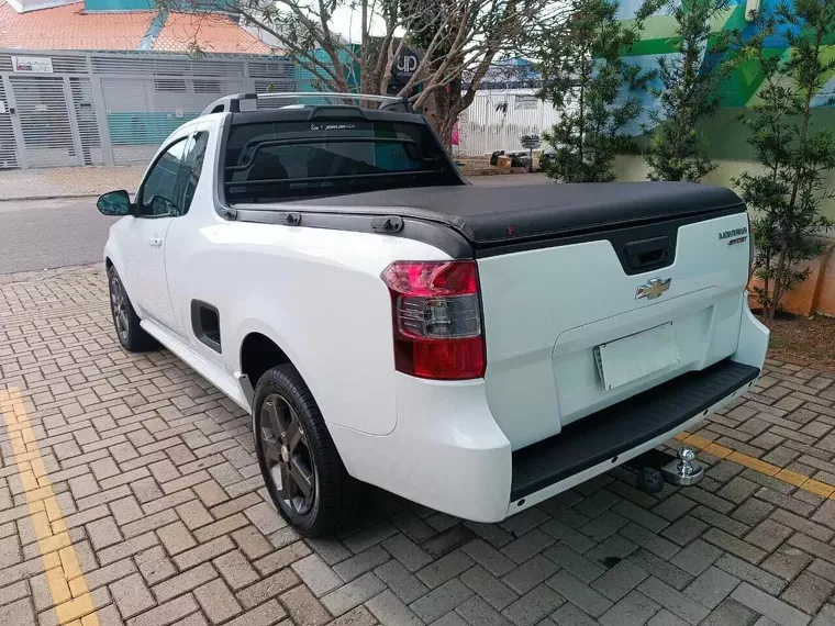 Chevrolet Montana Branco 2