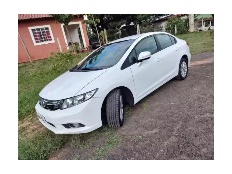 Honda Civic Branco 1