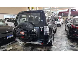 Mitsubishi Pajero Full