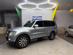 Mitsubishi Pajero Full