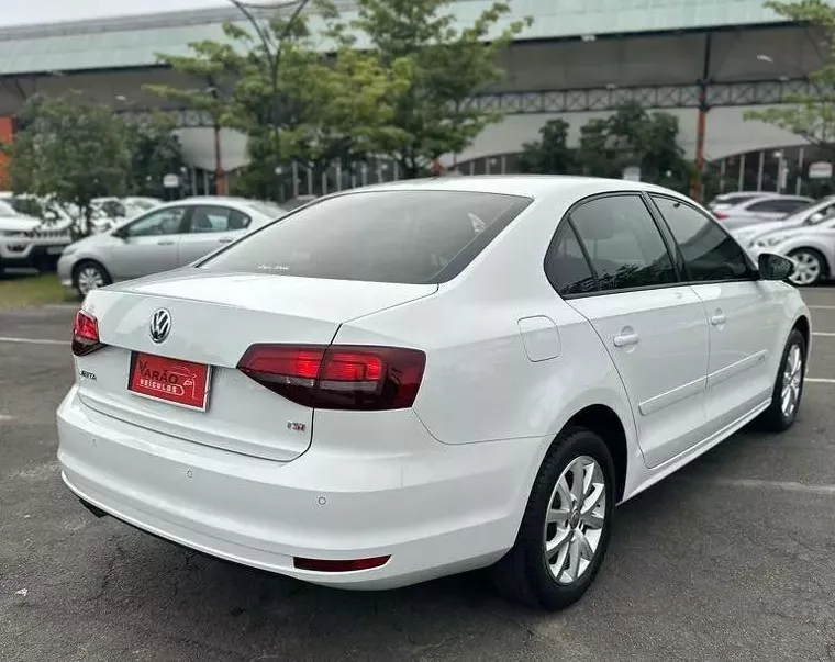 Volkswagen Jetta Branco 15