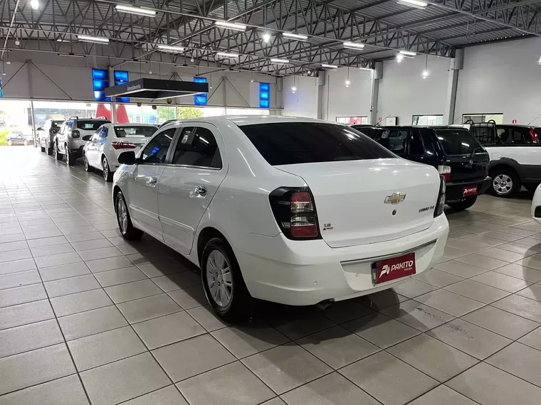 Chevrolet Cobalt Branco 2