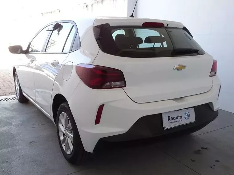 Chevrolet Onix Branco 1