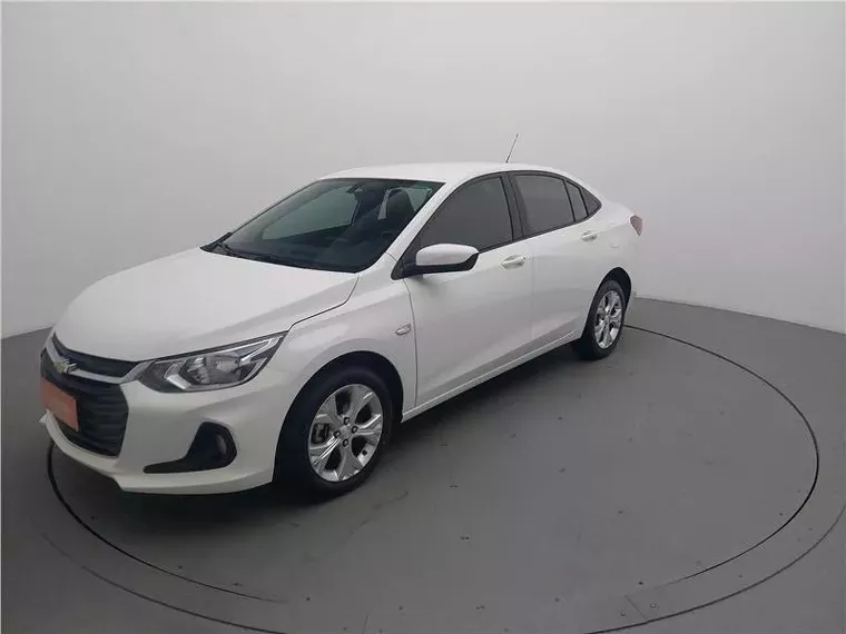 Chevrolet Onix Branco 1