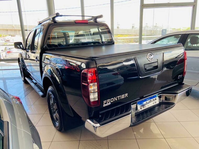 Nissan Frontier Preto 4