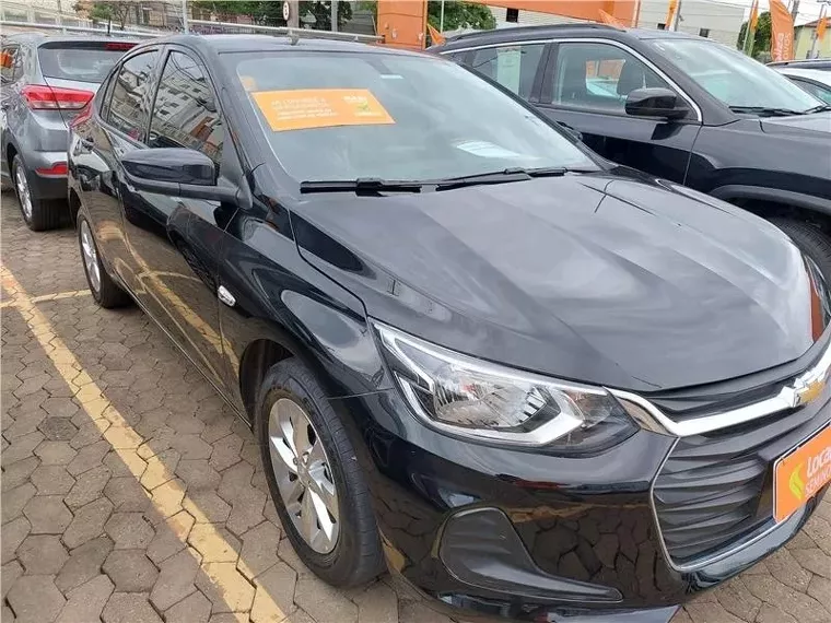 Chevrolet Onix Preto 4