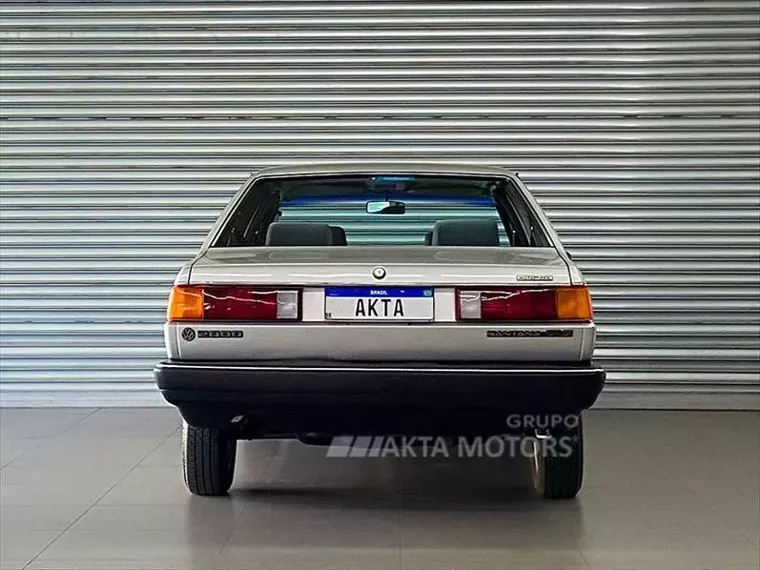 Volkswagen Santana Prata 10