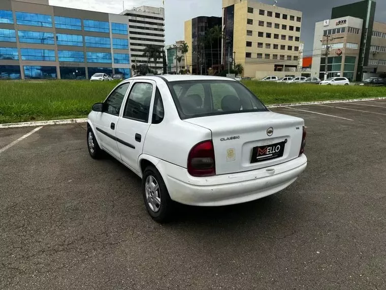 Chevrolet Classic Branco 6