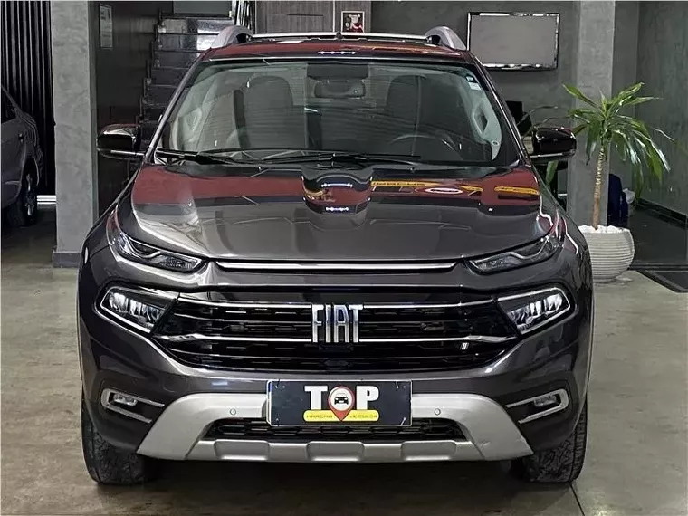 Fiat Toro Cinza 1