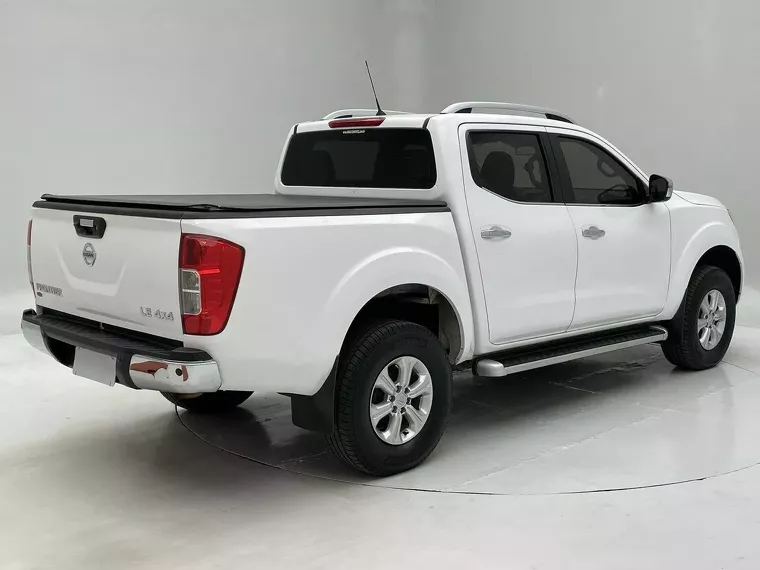 Nissan Frontier Branco 3