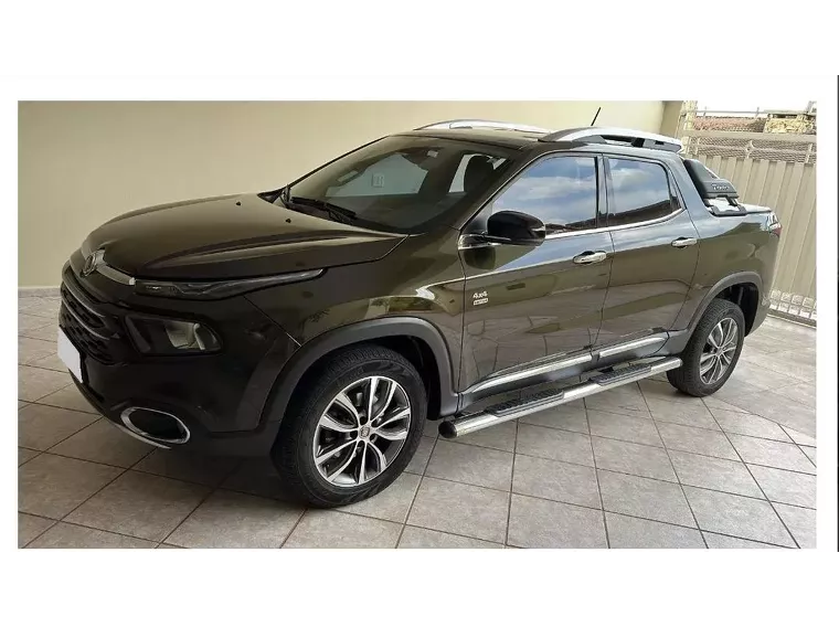 Fiat Toro Marrom 11