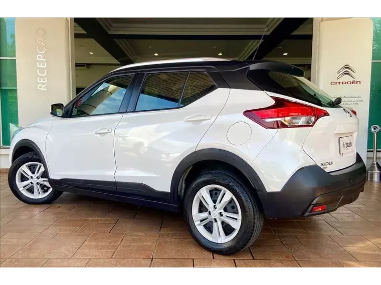 Nissan Kicks Branco 4