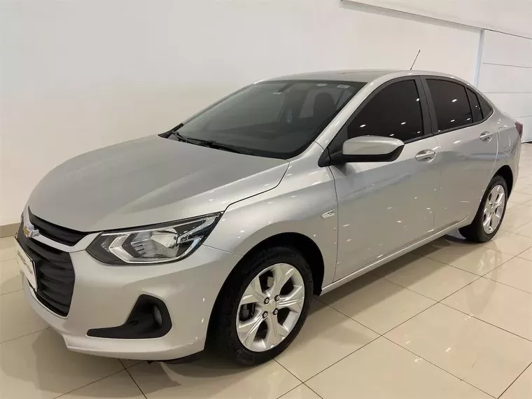 Chevrolet Onix Prata 12