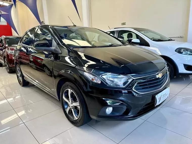 Chevrolet Onix Preto 19