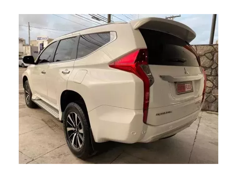 Mitsubishi Pajero Sport Branco 8