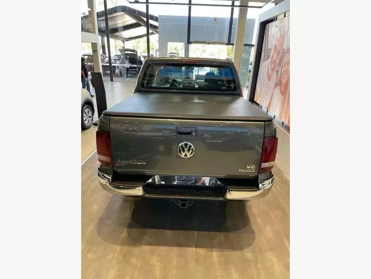 Volkswagen Amarok Cinza 6