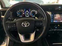 Toyota Hilux SW4