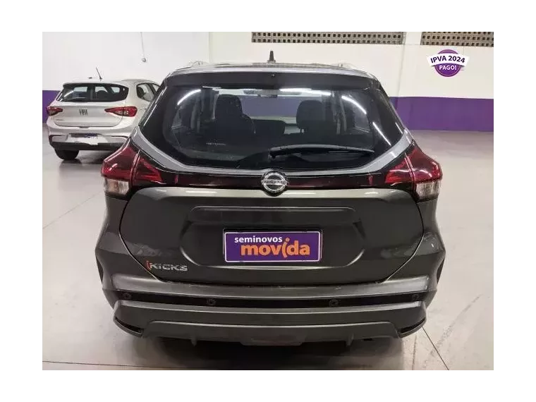 Nissan Kicks Cinza 2