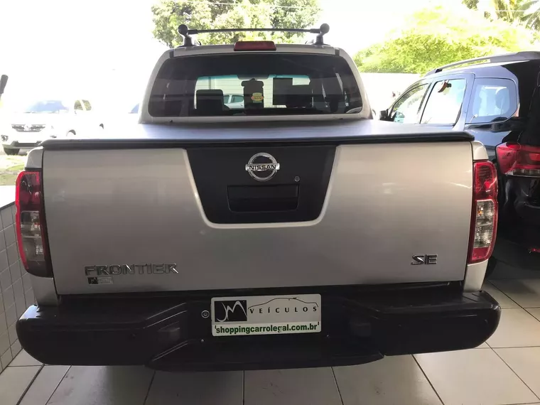 Nissan Frontier Prata 12