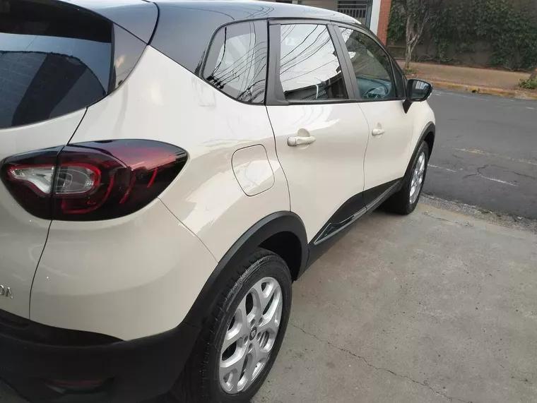 Renault Captur Bege 7