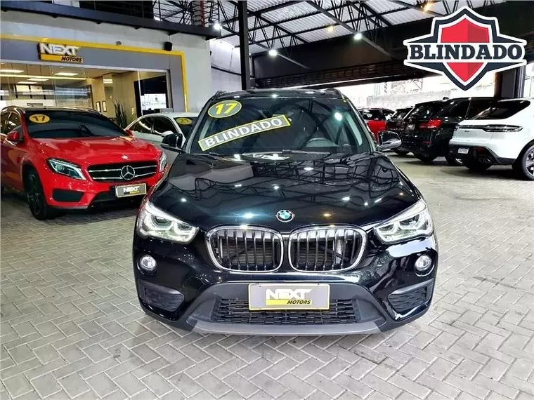 BMW X1 Preto 15